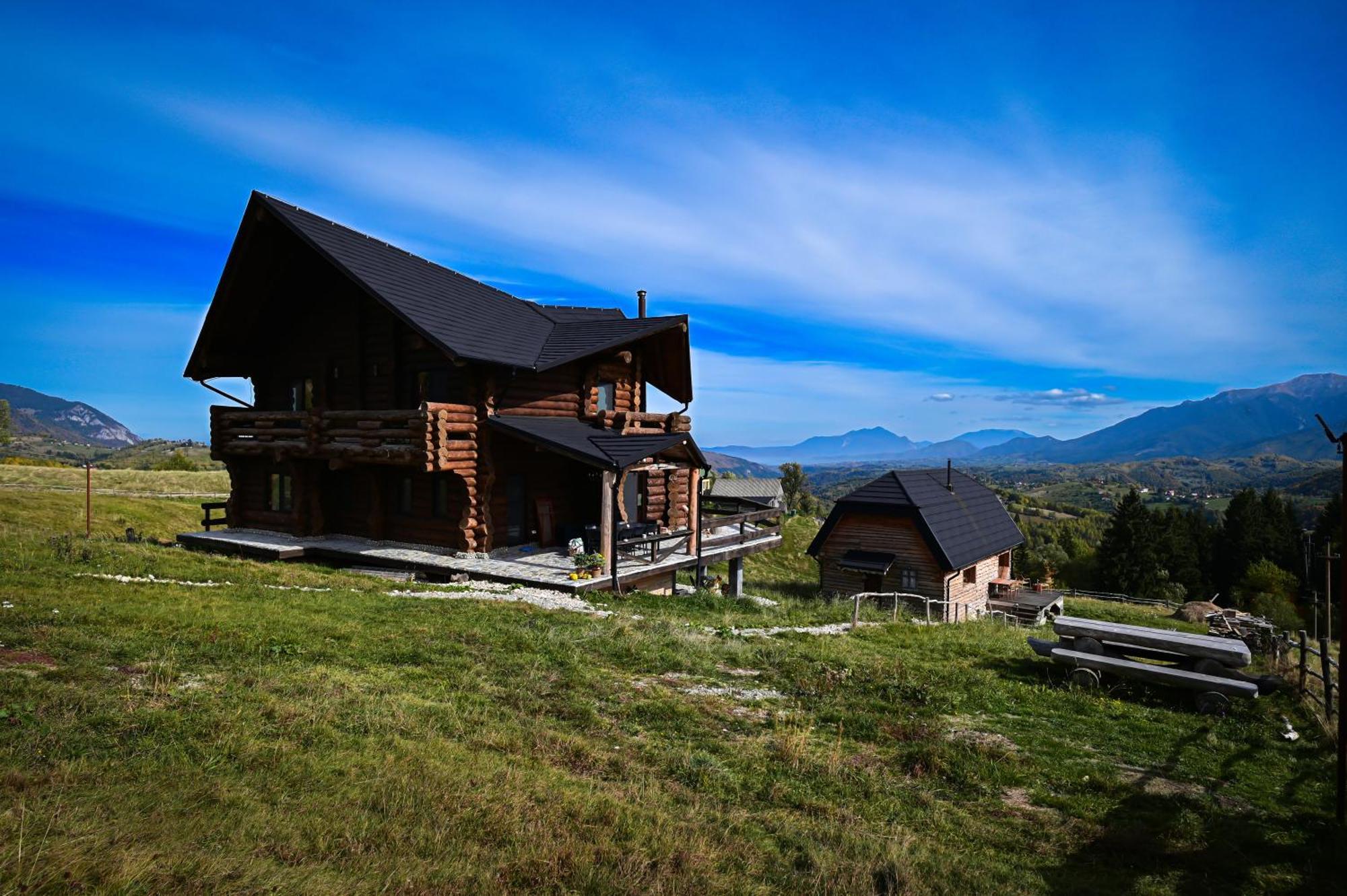 la Villa The Barn Şirnea Esterno foto
