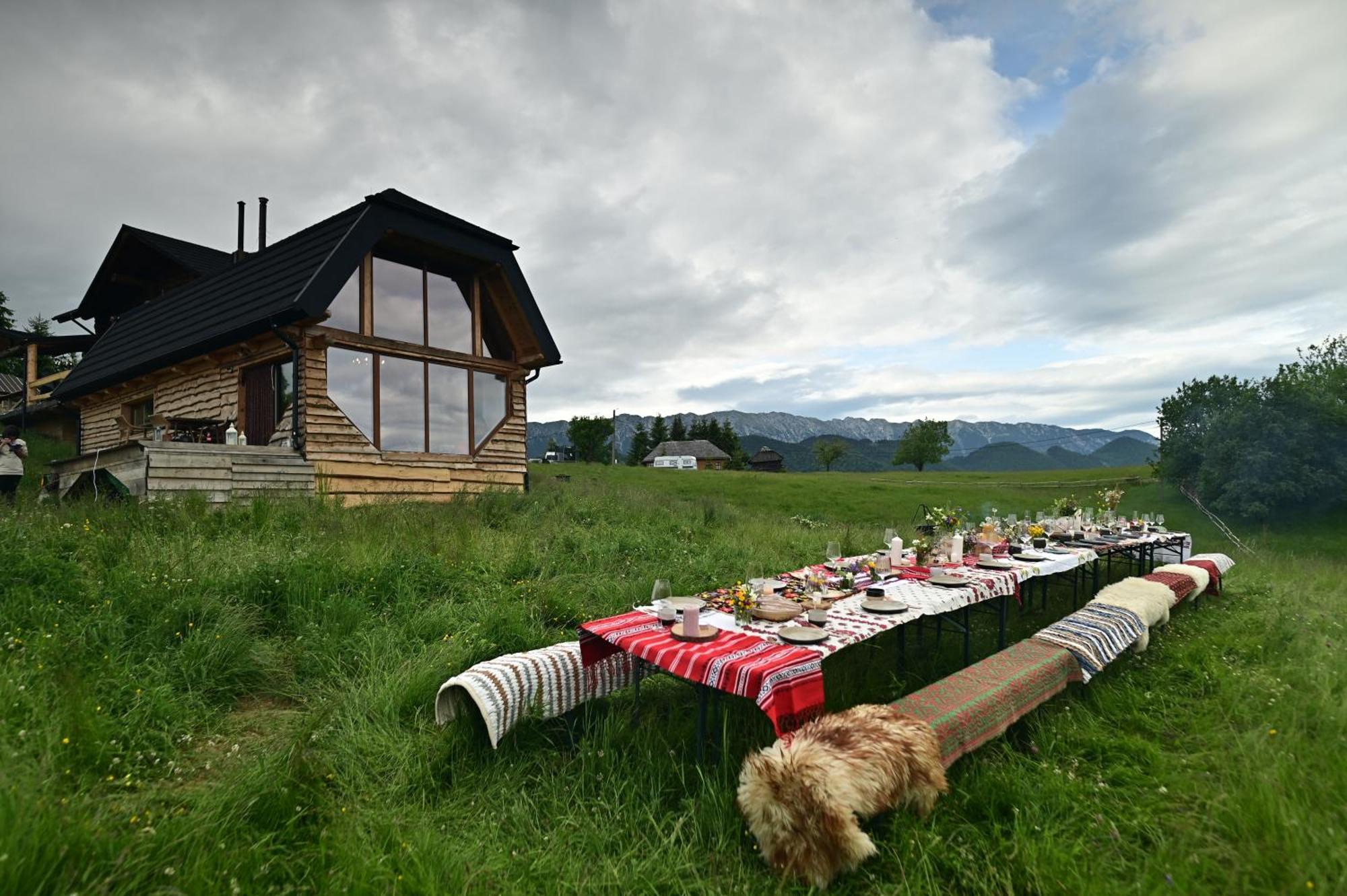 la Villa The Barn Şirnea Esterno foto