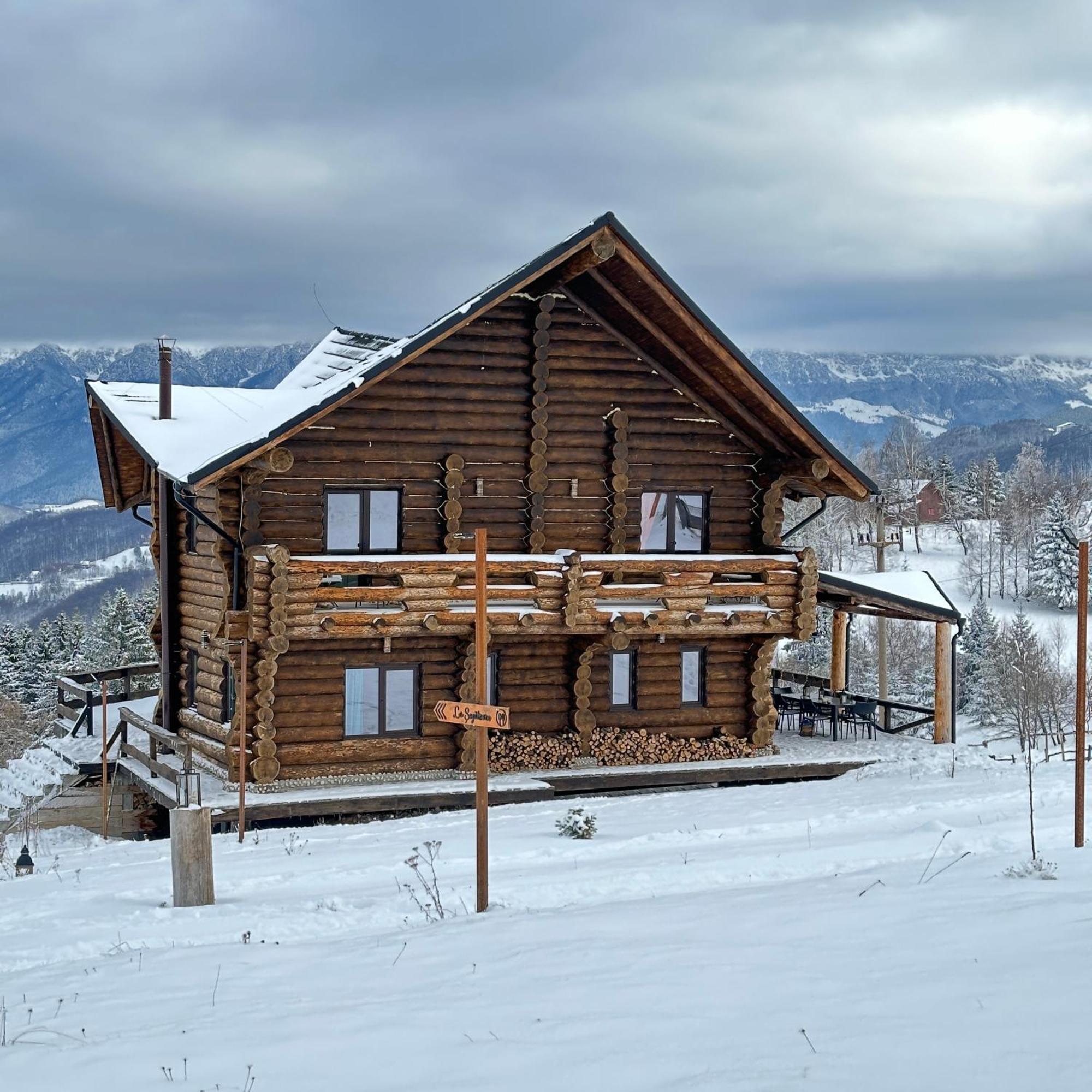 la Villa The Barn Şirnea Esterno foto