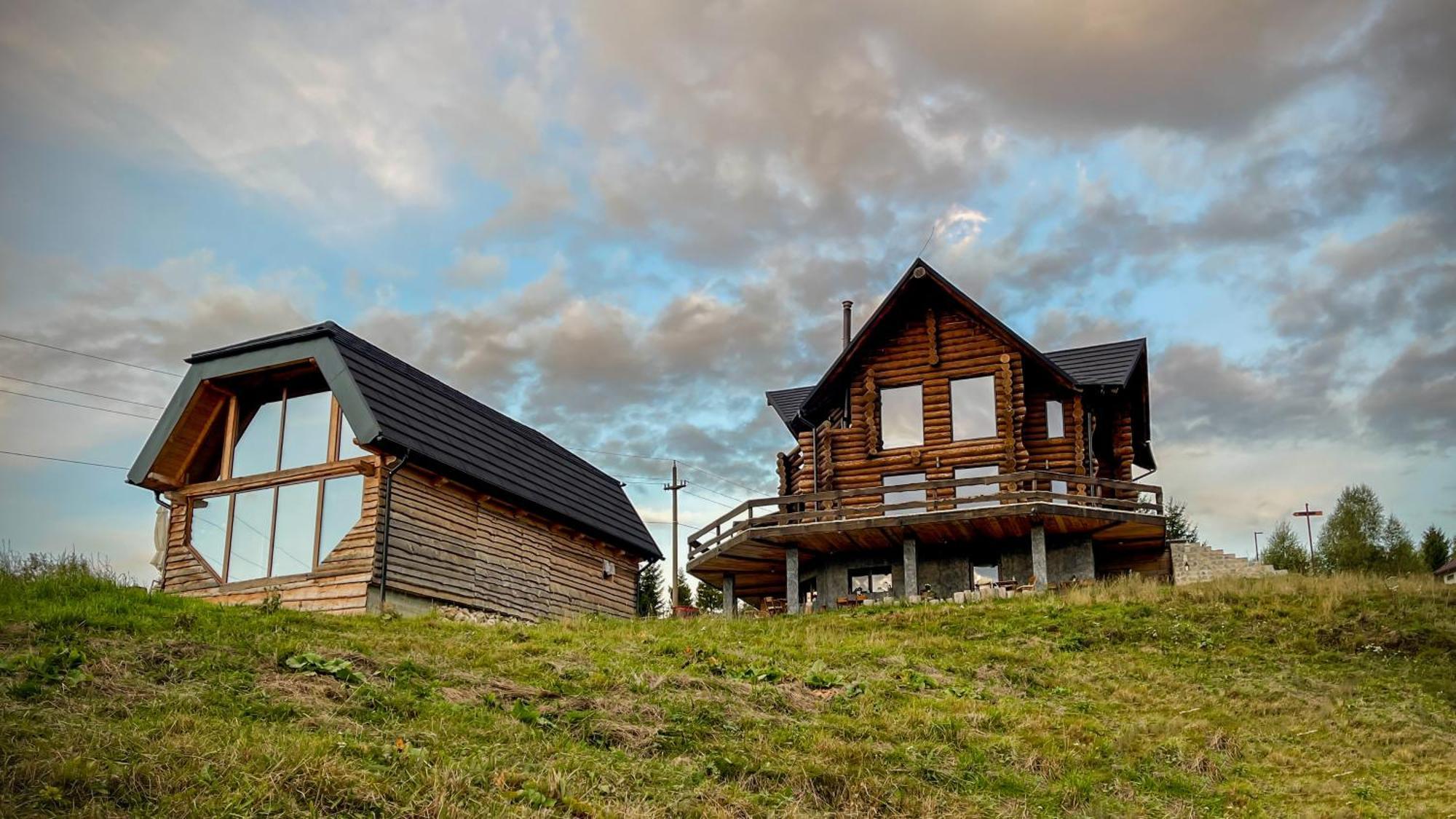 la Villa The Barn Şirnea Esterno foto