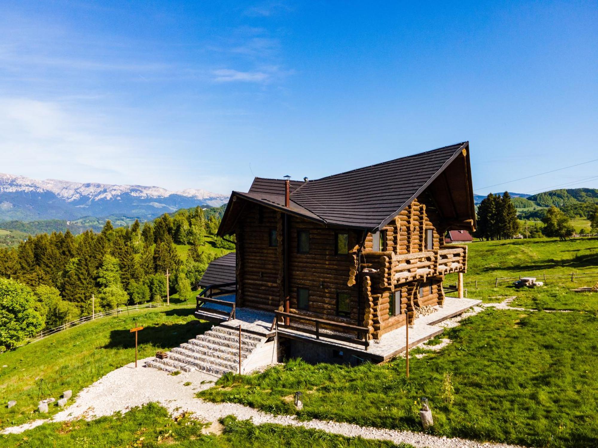 la Villa The Barn Şirnea Esterno foto