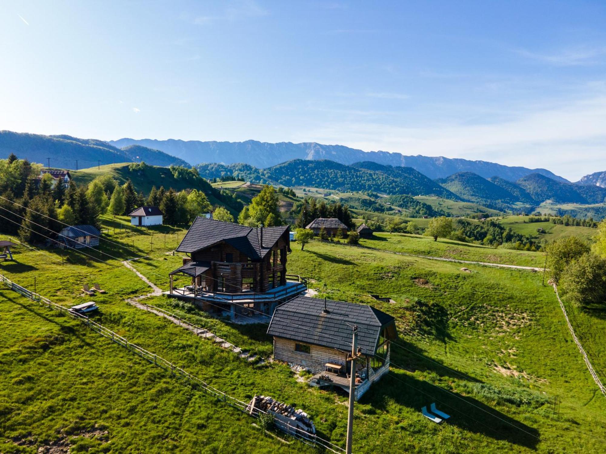 la Villa The Barn Şirnea Esterno foto