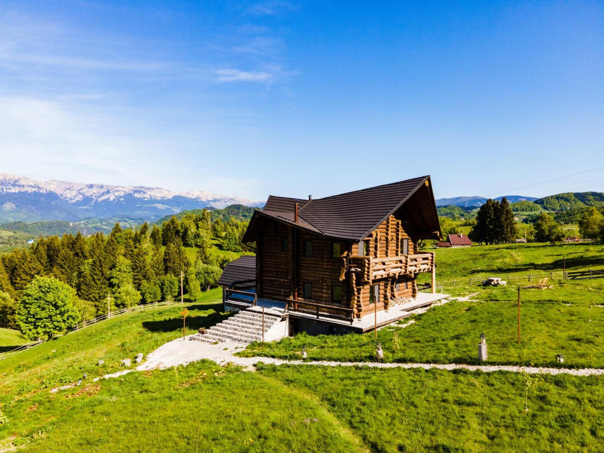 la Villa The Barn Şirnea Esterno foto